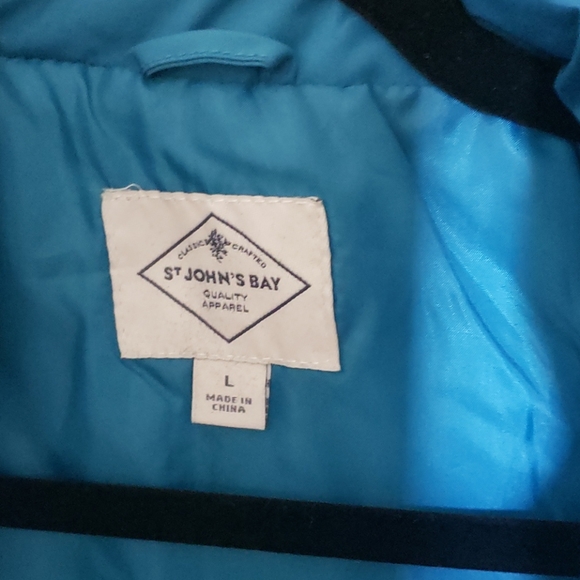 Vest - Picture 2 of 4